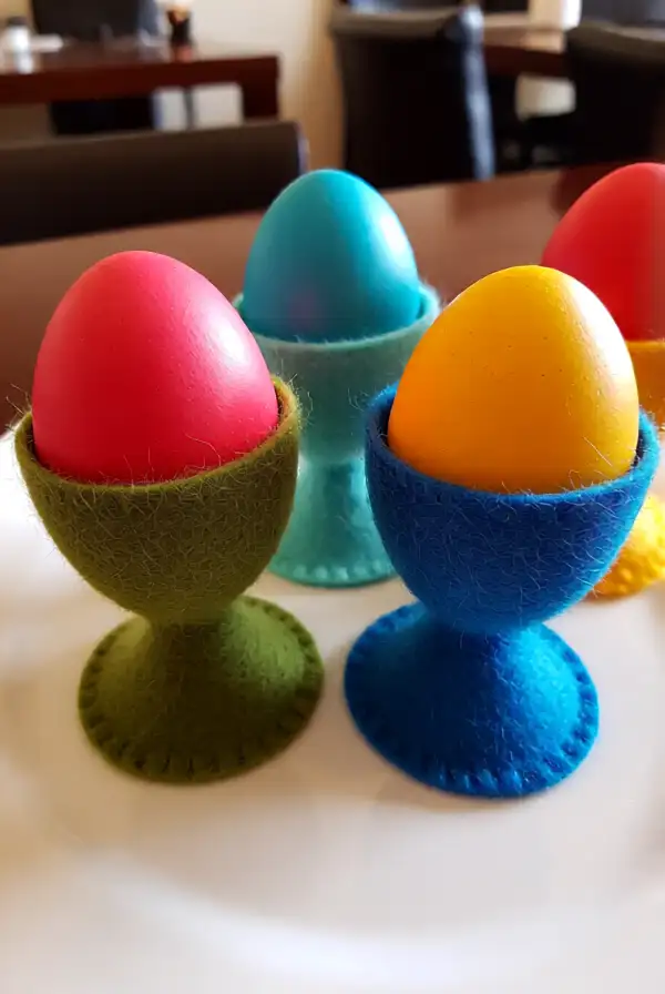 Adorable DIY Egg holders