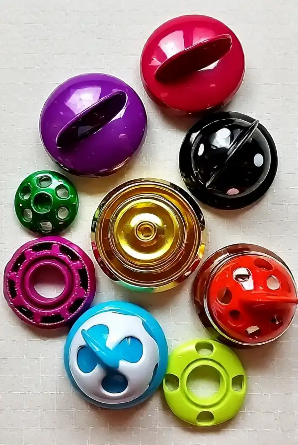 Brightly Colored Accessories to Elevate Outfits