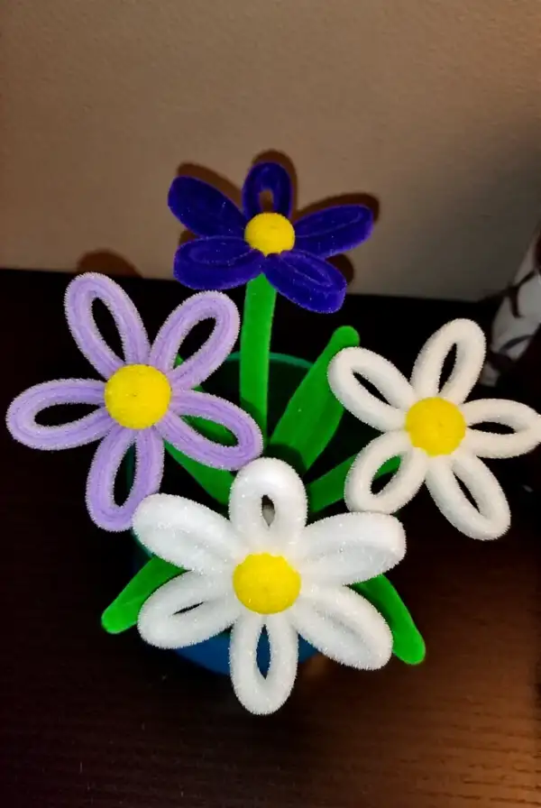 Creative Pipe Cleaner Flowers