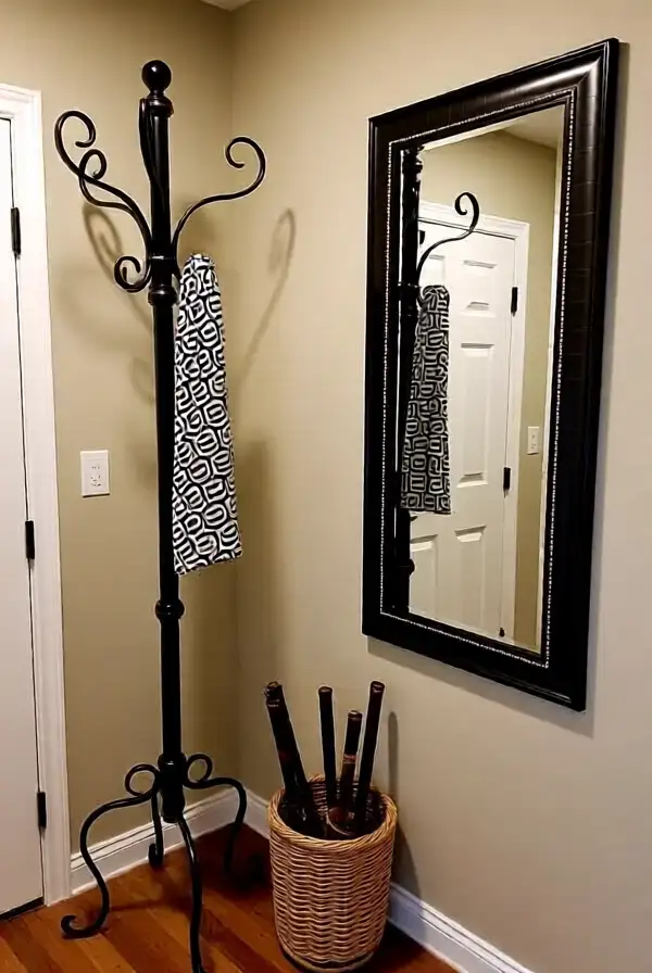 Functional Art Pieces for Entryway Charm