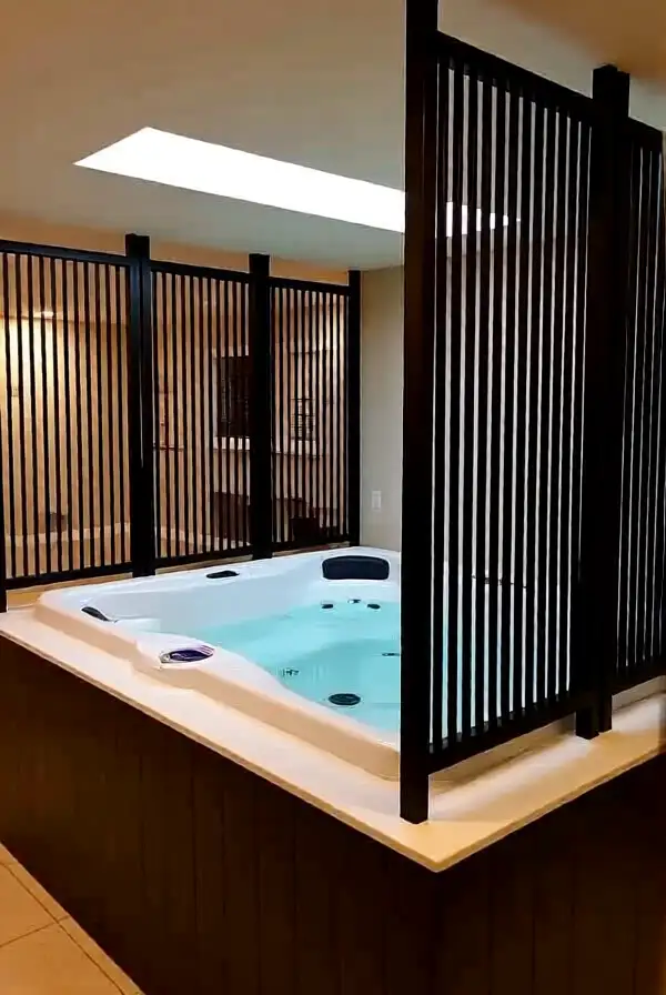 Jacuzzis with Privacy Screens