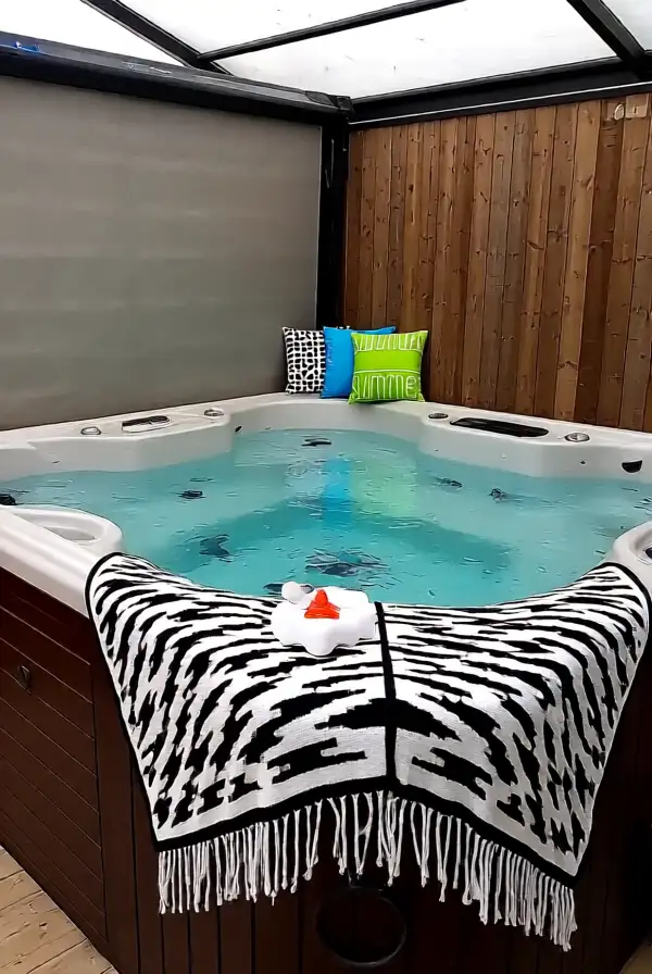 Seasonal Decor for Your Jacuzzi Area