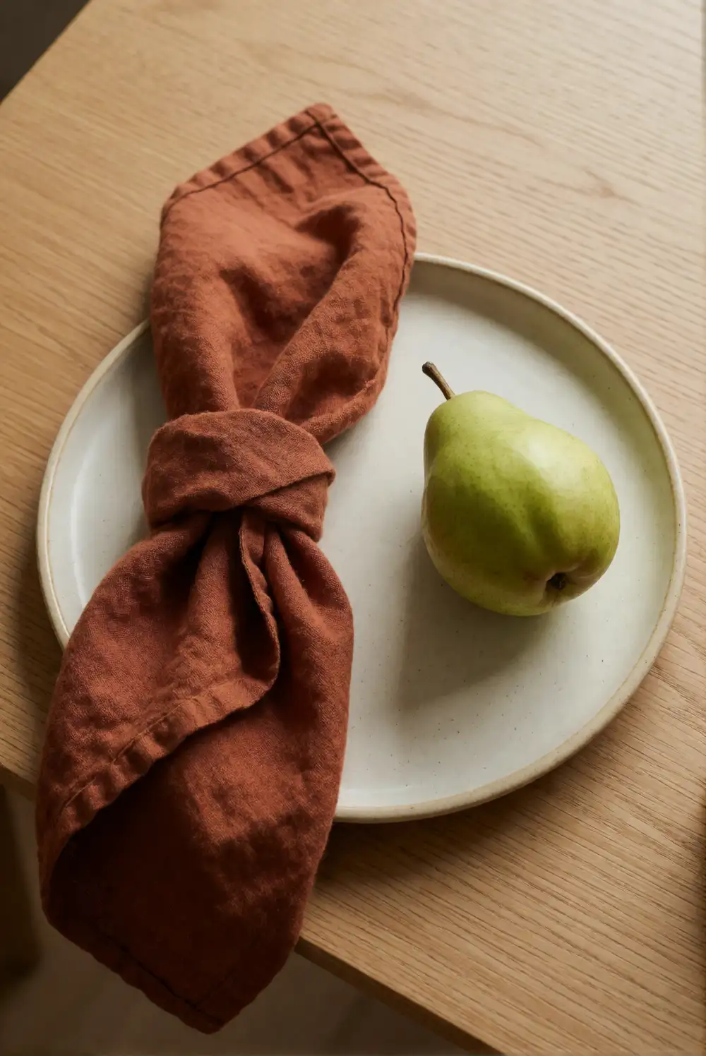 Set Relaxed Places with Pears and Cloth Napkins