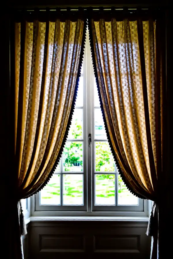 Use Vintage-textured Curtains