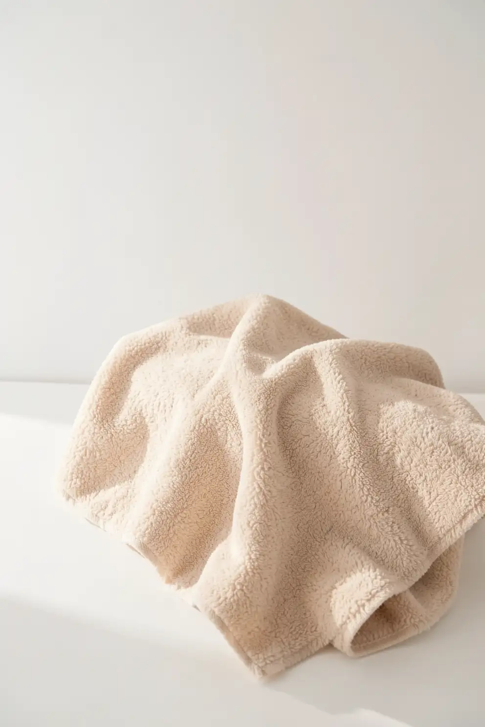 Using Textured Blankets for Minimalistic Style